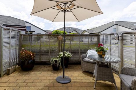 Photo of property in 18 Lakeridge Close, Rangatira Park, Taupo, 3330