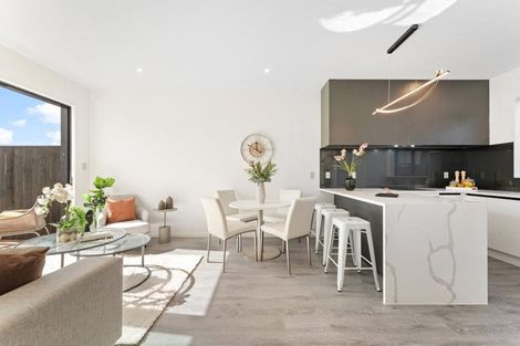 Photo of property in 122 Archibald Road, Kelston, Auckland, 0602