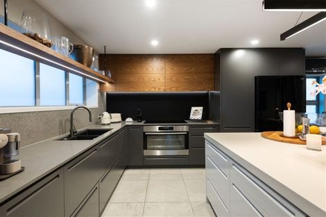 Photo of property in 8b Oceanbeach Road, Mount Maunganui, 3116