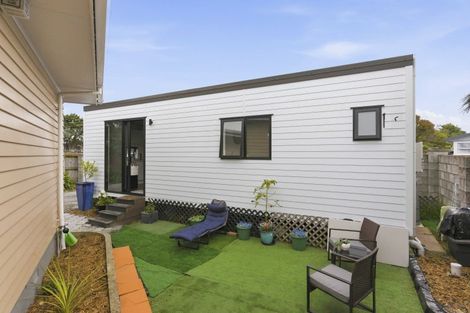 Photo of property in 49 Walton Road, Paraparaumu Beach, Paraparaumu, 5032