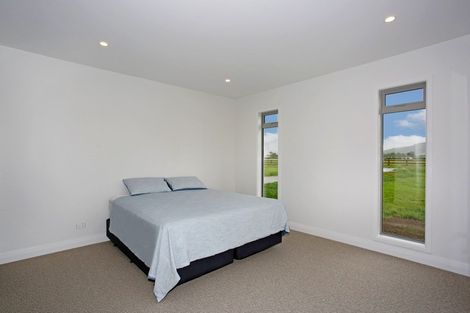 Photo of property in 5 Riverside Way, Amberley, 7410