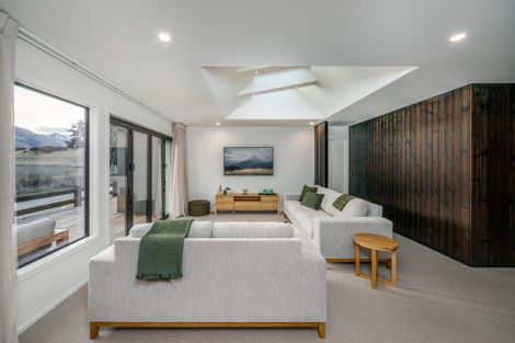 Photo of property in 1 Kamana Rise, Wanaka, 9382