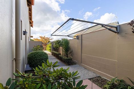 Photo of property in 17 Montgomery Terrace, Hokowhitu, Palmerston North, 4410
