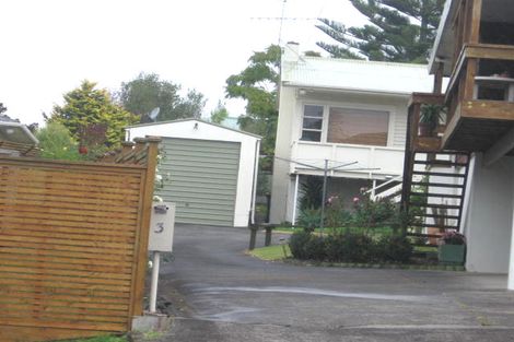 Photo of property in 2/3 Ellice Road, Totara Vale, Auckland, 0629