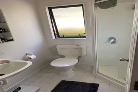 Photo of property in 20 Landsdowne Terrace, Karori, Wellington, 6012