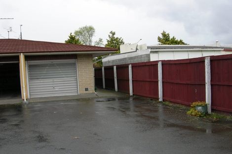 Photo of property in 77 Memorial Avenue, Ilam, Christchurch, 8053