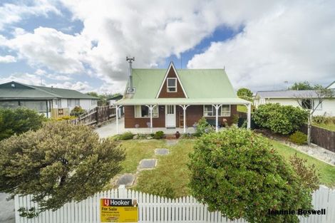Photo of property in 50 Rhodes Drive, Kelvin Grove, Palmerston North, 4414