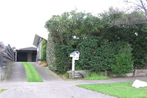 Photo of property in 19 Hillcrest Drive, Kelvin Grove, Palmerston North, 4414