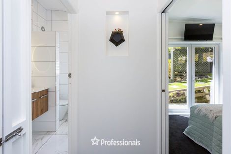 Photo of property in 6 Fendalton Crescent, Pinehaven, Upper Hutt, 5019