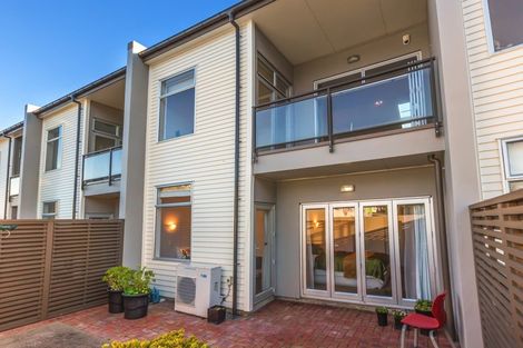Photo of property in 101-u2 Mana Esplanade, Paremata, Porirua, 5026