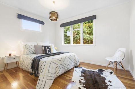 Photo of property in 137 Ruskin Road, Newlands, Wellington, 6037