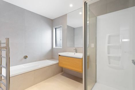 Photo of property in 29 Parkmore Drive, Rosehill, 2113