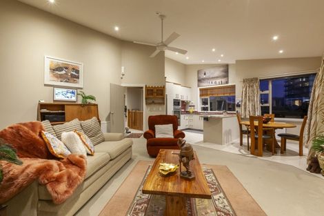 Photo of property in 3 Golf Road, Paraparaumu Beach, Paraparaumu, 5032