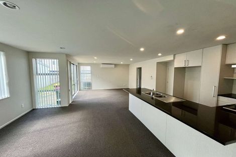 Photo of property in 15 Hakaro Way, Takanini, 2112