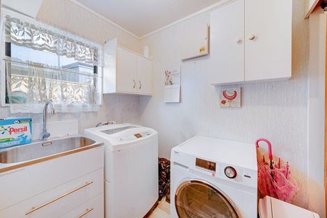 Photo of property in 2/13 Kirton Crescent, Manurewa, Auckland, 2102