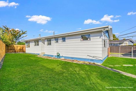 Photo of property in 37 Kimberley Grove, Westbrook, Palmerston North, 4412