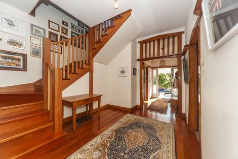 Photo of property in 19 Overtoun Terrace, Hataitai, Wellington, 6021