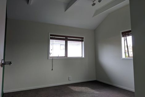 Photo of property in 2/18 Manuka Road, Glenfield, Auckland, 0629