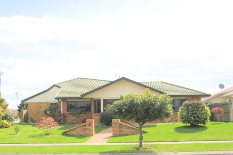 Photo of property in 1 Riviera Court, Papamoa Beach, Papamoa, 3118