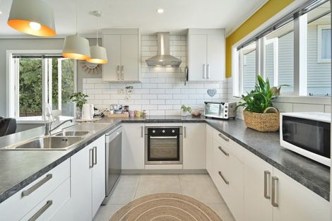 Photo of property in 12 O'connell Place, Havelock North, 4130
