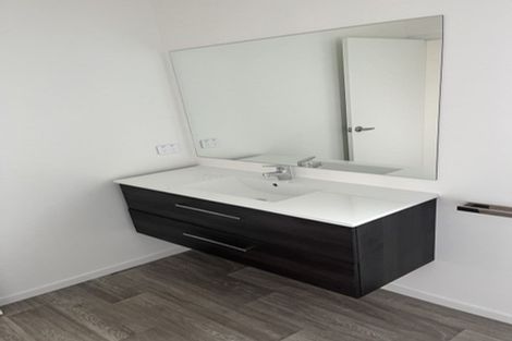 Photo of property in 24 Dudley Crescent, Cable Bay, 0420