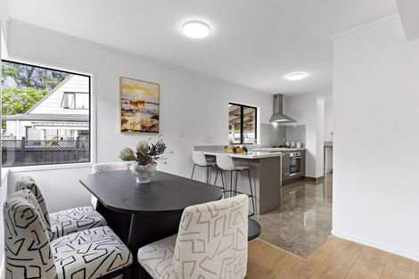 Photo of property in 2/9 Wharf Road, Te Atatu Peninsula, Auckland, 0610