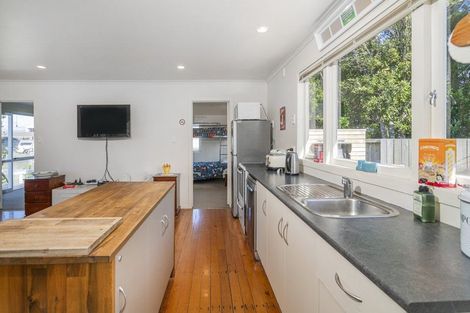 Photo of property in 5 South Highway East, Whitianga, 3510