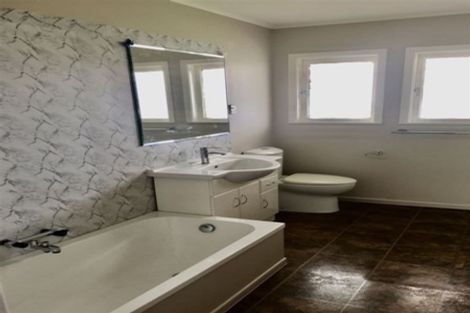 Photo of property in 34 Rollerson Street, Papakura, 2110