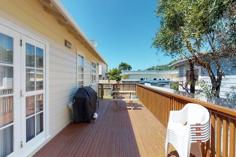 Photo of property in 11 Toru Street, Lyall Bay, Wellington, 6022