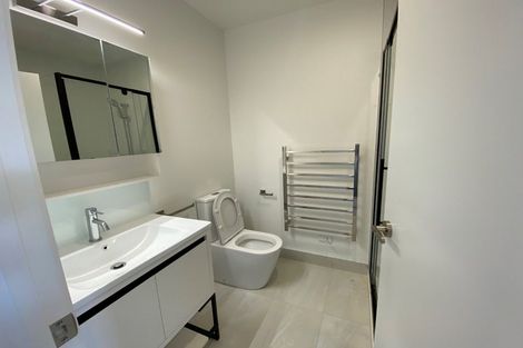 Photo of property in 18 Kotuitui Street, Manukau, Auckland, 2104