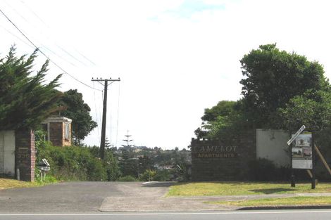 Photo of property in 3/336 East Coast Road, Sunnynook, Auckland, 0632