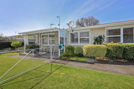Photo of property in 2/1007 Duke Street, Mahora, Hastings, 4120