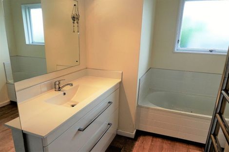 Photo of property in 11 Valerie Place, Redwood, Christchurch, 8051