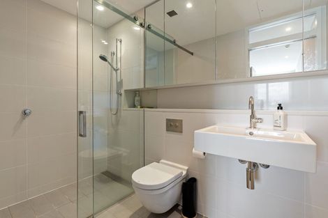 Photo of property in Clyde Quay Wharf, 3d/1 Clyde Quay Wharf, Te Aro, Wellington, 6011