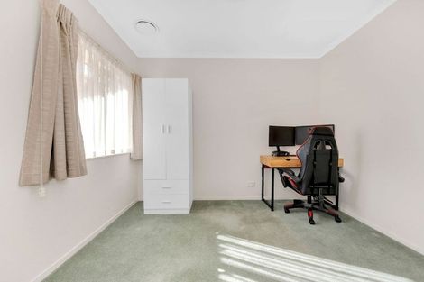 Photo of property in 13 Montilla Place, Manurewa, Auckland, 2102