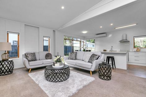 Photo of property in 192 Henderson Valley Road, Henderson, Auckland, 0612