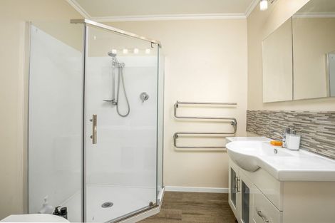 Photo of property in 107 Branxholm Street, Roxburgh, 9500
