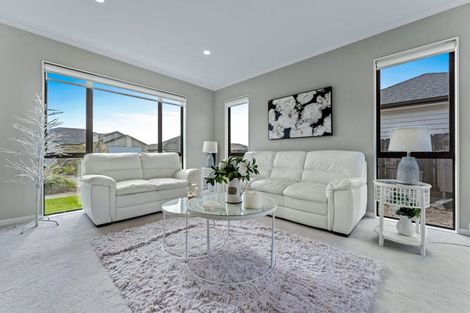 Photo of property in 63 Symes Drive, Red Beach, 0932