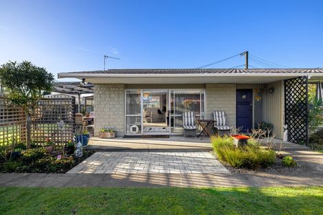 Photo of property in 96 Englefield Road, Northwood, Christchurch, 8051