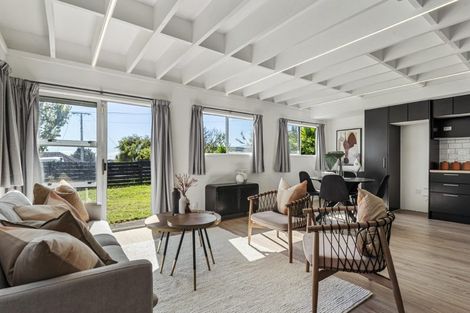 Photo of property in 3/80 Birkdale Road, Birkdale, Auckland, 0626