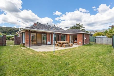 Photo of property in 6a Hyde Street, Wainuiomata, Lower Hutt, 5014