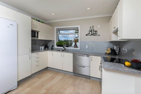 Photo of property in 59 Spence Road, Henderson, Auckland, 0612