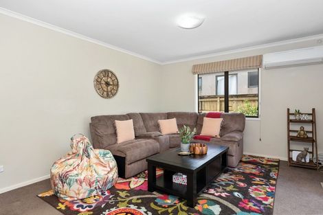 Photo of property in 79 Saint James Drive, Huntington, Hamilton, 3210