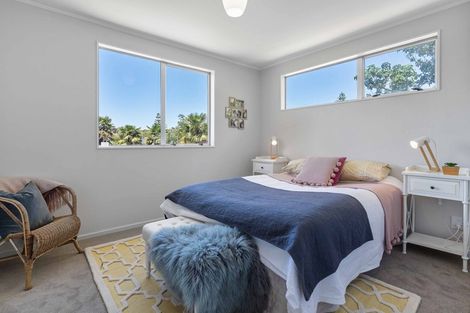 Photo of property in 2/2 Silver Creek Road, Weymouth, Auckland, 2103