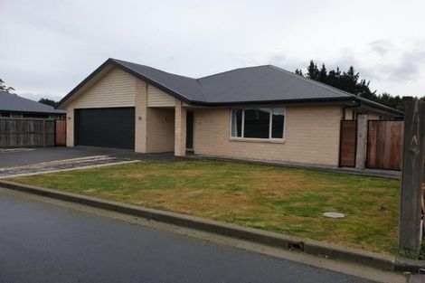 Photo of property in 25 Franklin Drive, Rangiora, 7400