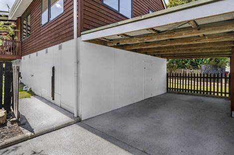 Photo of property in 1/85 Kaurilands Road, Titirangi, Auckland, 0604