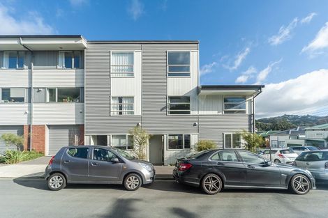 Photo of property in 24u2 Princess Terrace, Newtown, Wellington, 6021