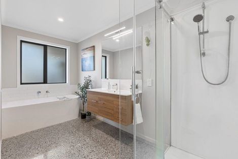 Photo of property in 9 Goddard Way, Sawyers Bay, Port Chalmers, 9023