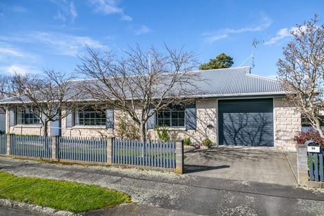 Photo of property in 54 Cambridge Terrace, Masterton, 5810
