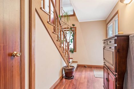 Photo of property in 60 Royal View Road, Te Atatu South, Auckland, 0610